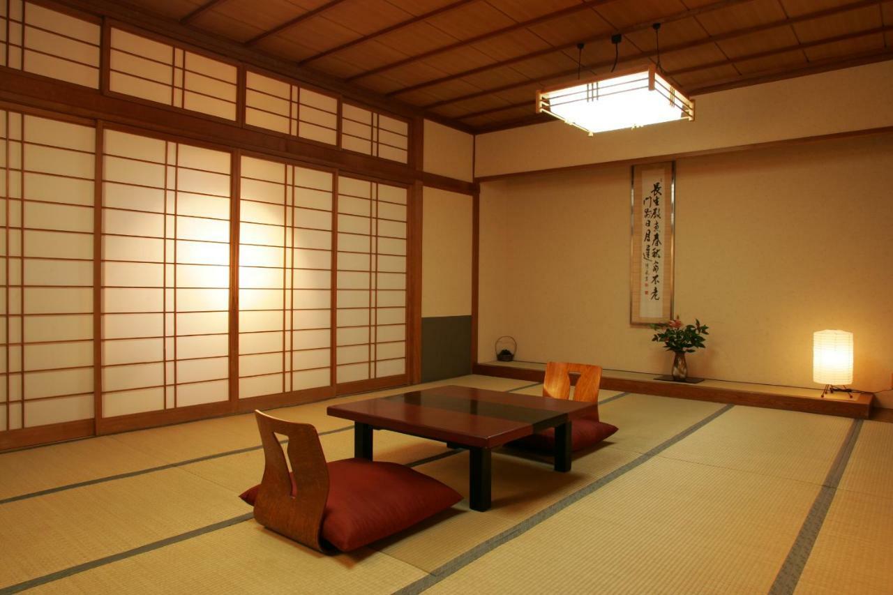Hokuriku Yamashiro Onsen Hotel Kikyou Кага Экстерьер фото